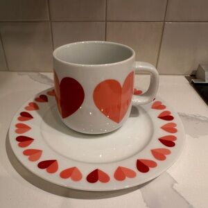 RARE!! Set/8 Crate & Barrel Heart Plates & Mugs Valentine Heart Design